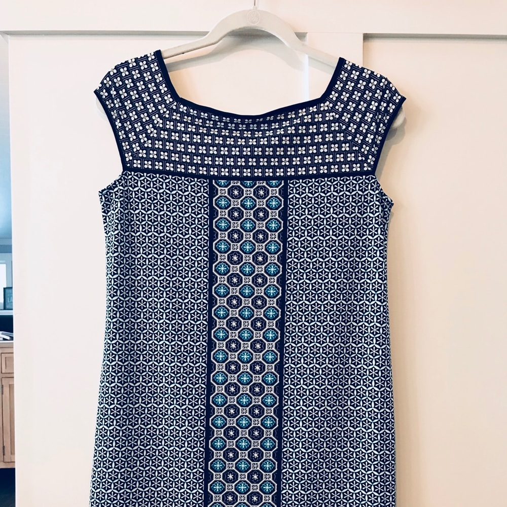 Adorable MAX STUDIO dress